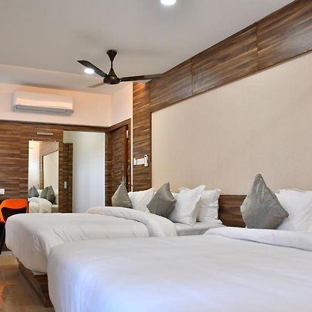 Adhikrishna Arcade Hotel Ероде Екстериор снимка