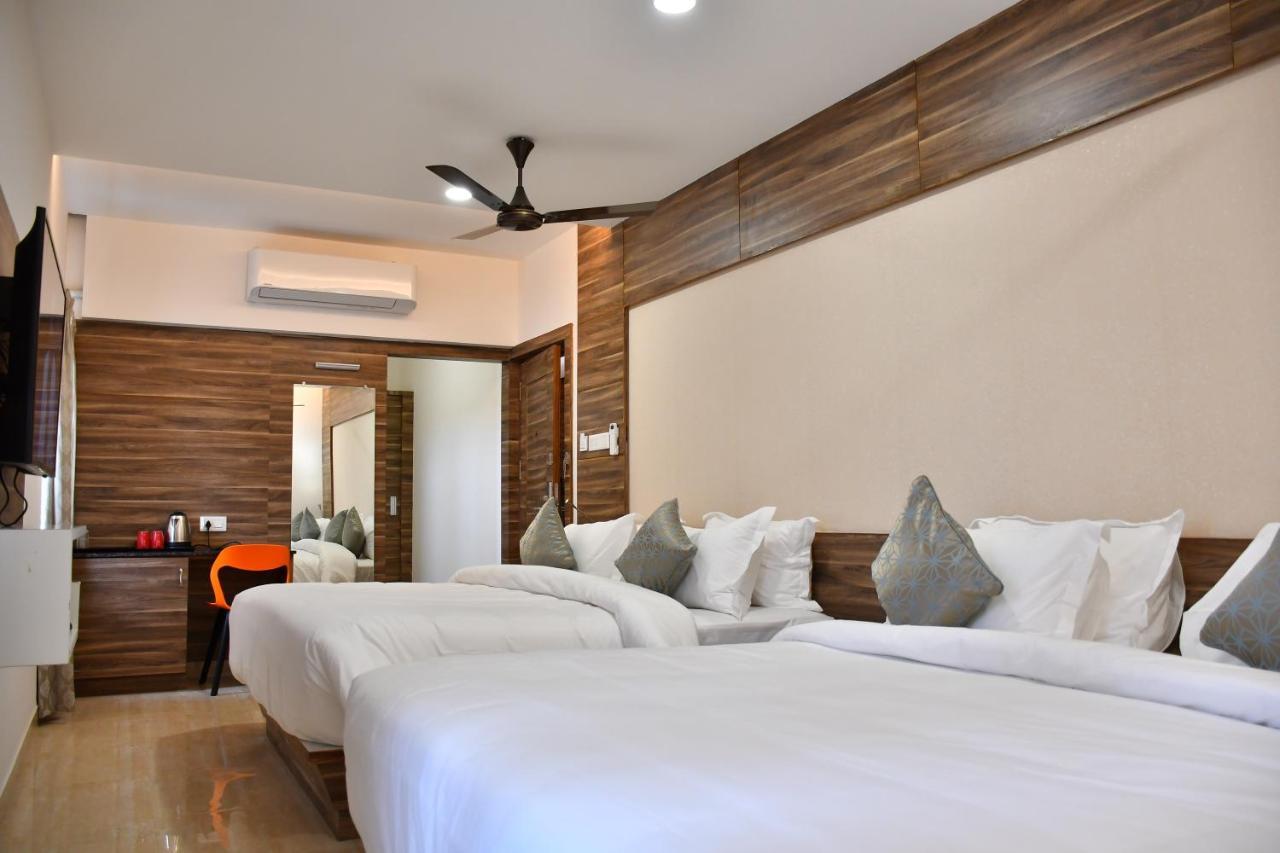 Adhikrishna Arcade Hotel Ероде Екстериор снимка