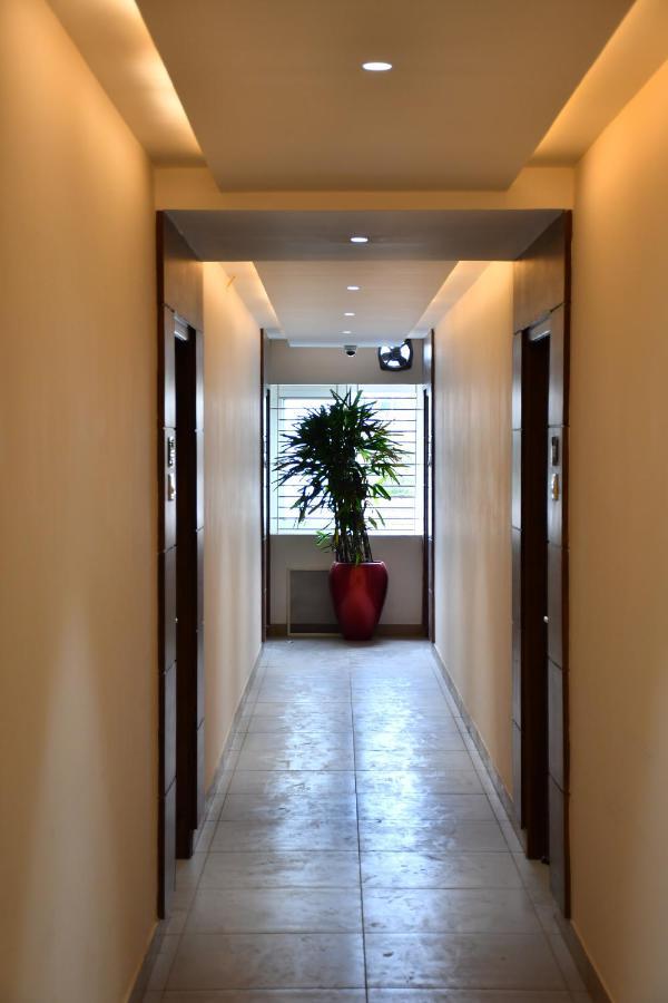 Adhikrishna Arcade Hotel Ероде Екстериор снимка