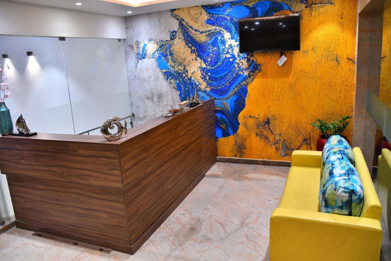 Adhikrishna Arcade Hotel Ероде Екстериор снимка