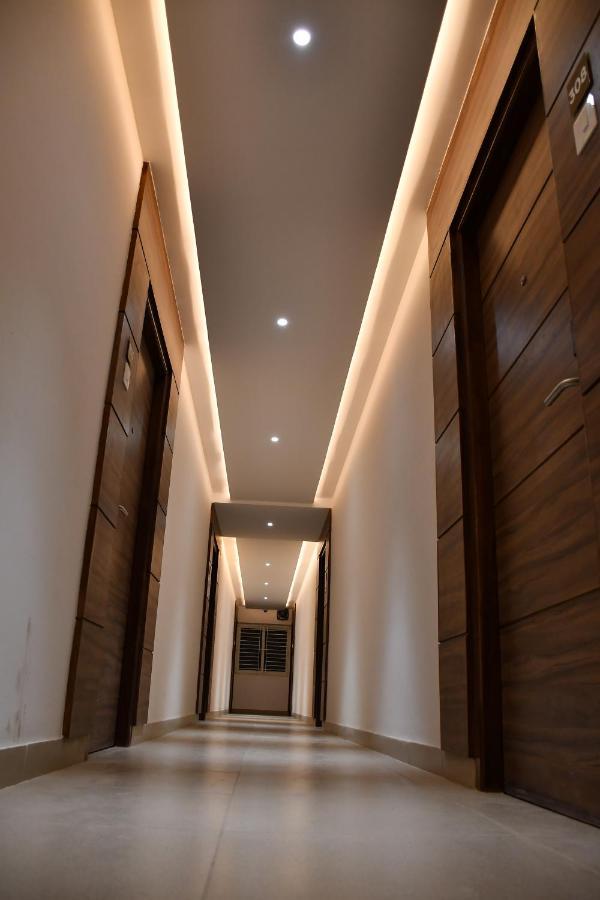 Adhikrishna Arcade Hotel Ероде Екстериор снимка